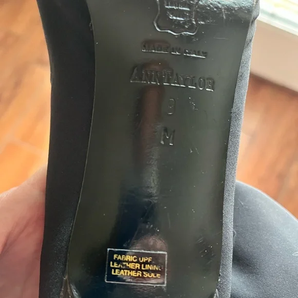 🌟🌟Black Heeled Ankle Boots with Pointed Toe and Slip-On Design - Picture 2 of 7